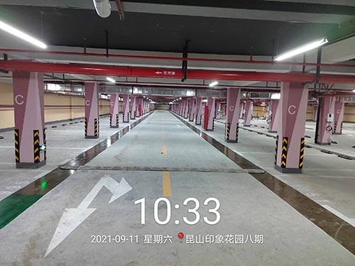 蘇州學(xué)校道路劃線交通劃線的服務(wù)哪里好？找飛揚(yáng)市政道路劃線隊(duì)。