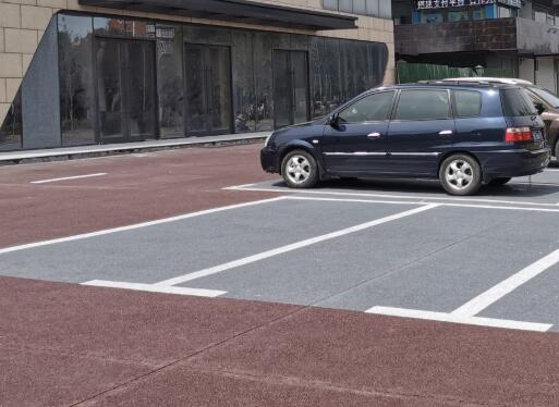 聚氨酯地坪涂料系統(tǒng)戶外停車場(chǎng)地坪需要具備哪些性能？