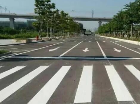 西安馬路劃線成本大概多少錢(qián)?不貴,飛揚(yáng)價(jià)格合理 西安馬路劃線成本大概多少錢(qián)?不貴,飛揚(yáng)價(jià)格合理