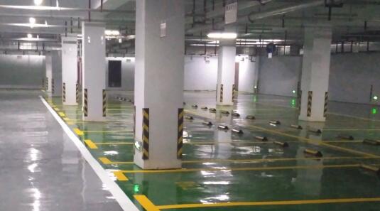 地面停車場劃線的最佳方案，提升停車效率與安全！